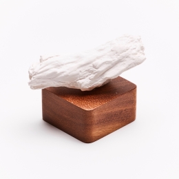 HIBA | Sculpture décorative en bois et porcelaine