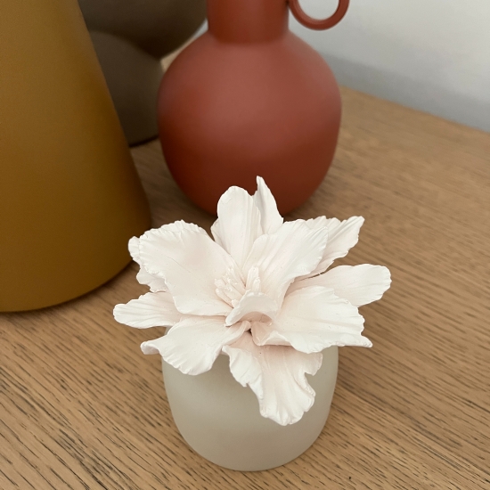 KONGA CRÈME | Vase diffuseur de parfum en céramique blanche