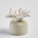 KONGA CREME | White ceramic perfume diffuser vase