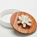 NAMOU XL | Decorative acacia wood box decorated with a ceramic flower