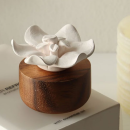 JASMIN D'ORIENT | Porlain and acacia wood fragrance diffuser for indoor use.