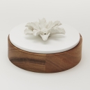 OKO | Decorative acacia wood box decorated with a ceramic flower